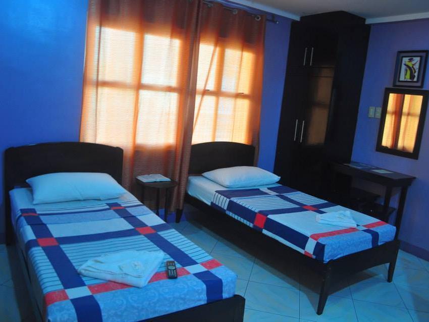 Jj Midcity Inn Tabaco Buitenkant foto