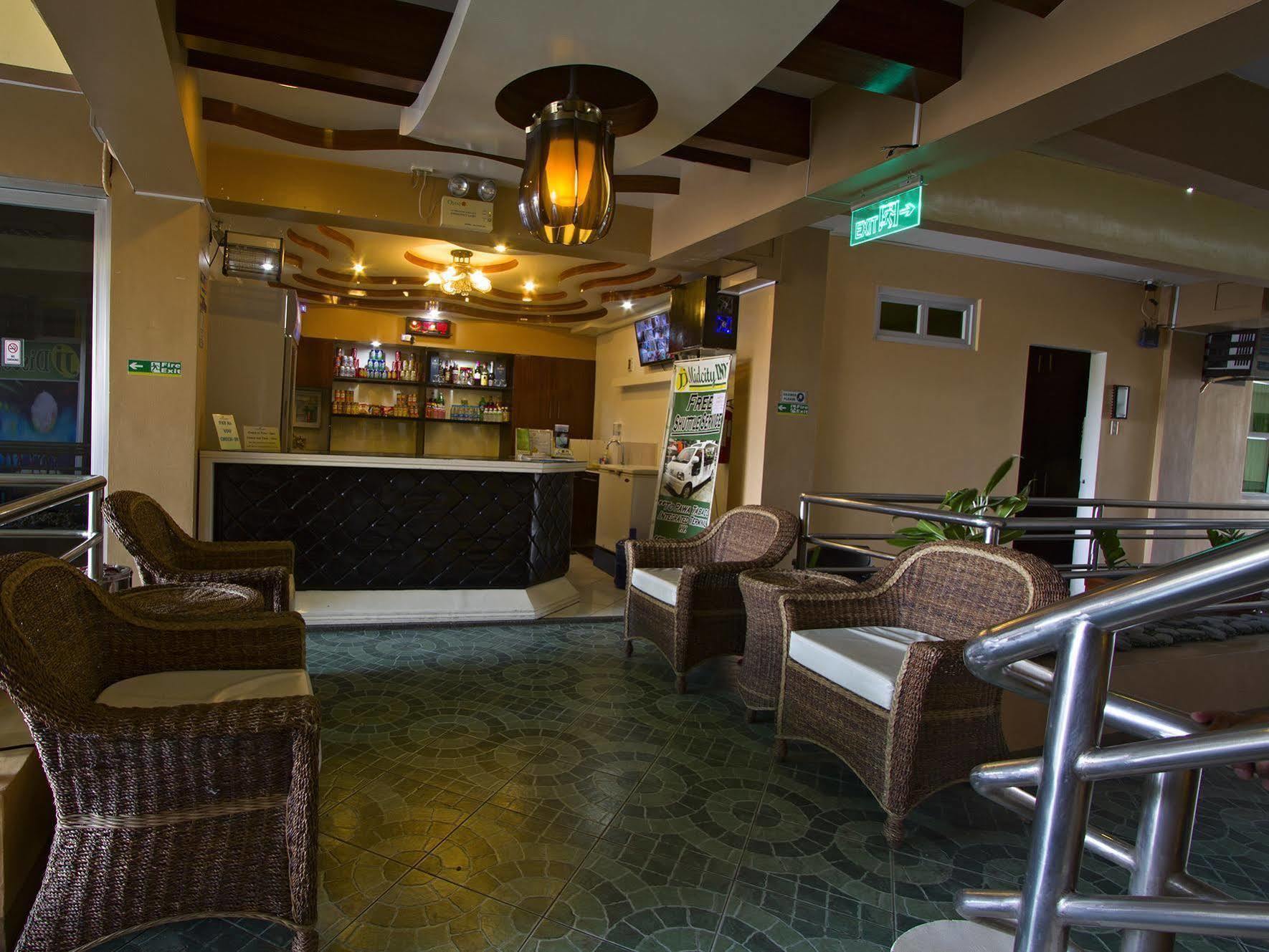 Jj Midcity Inn Tabaco Buitenkant foto